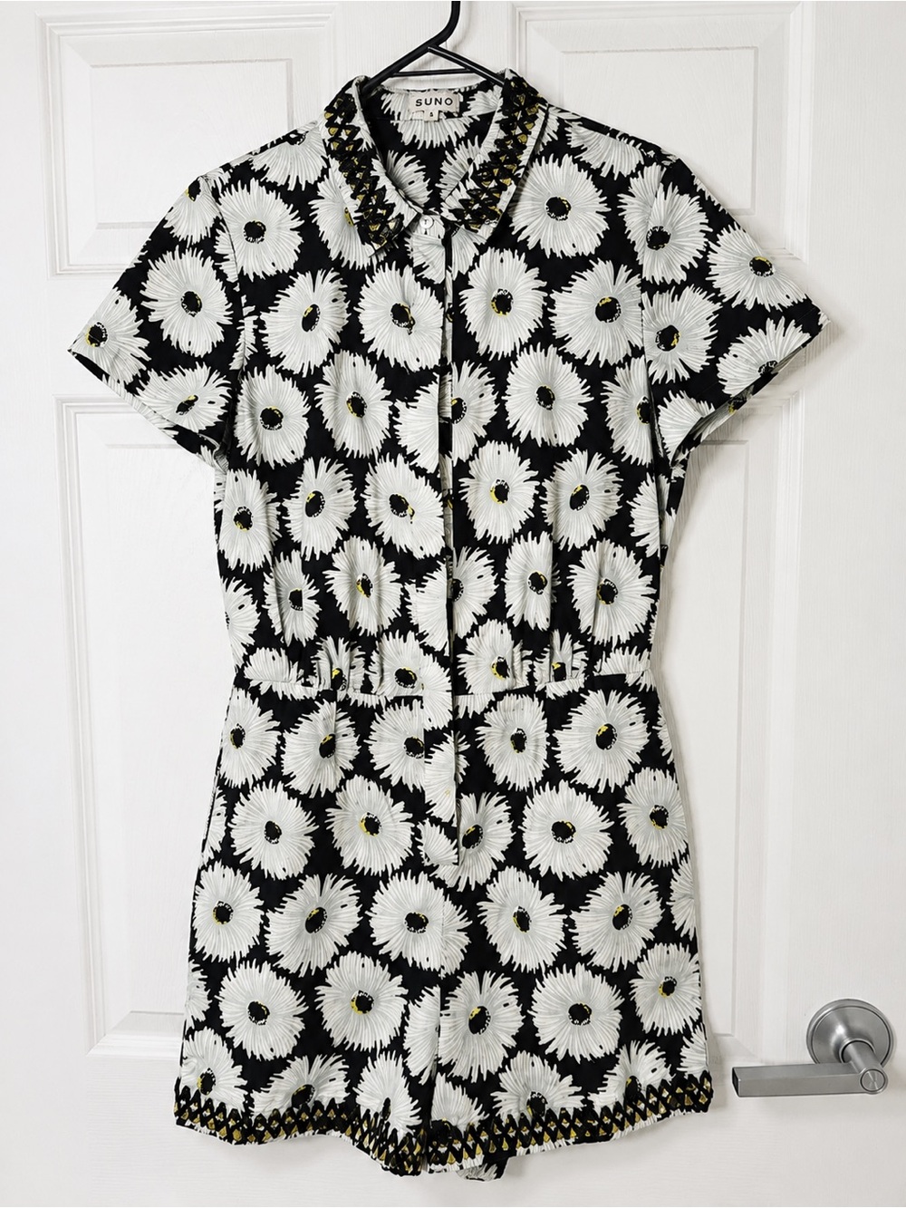 Suno Designer Daisy Floral Romper Size 4 Embellished Collar Black White rare